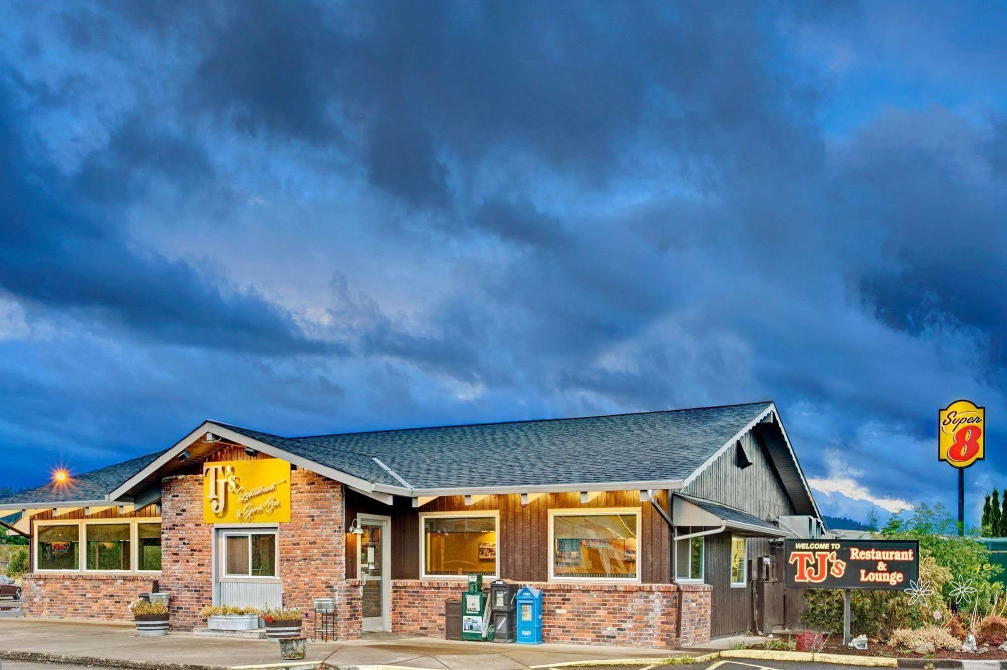 ホテル Super 8 Creswell/South Eugene エクステリア 写真